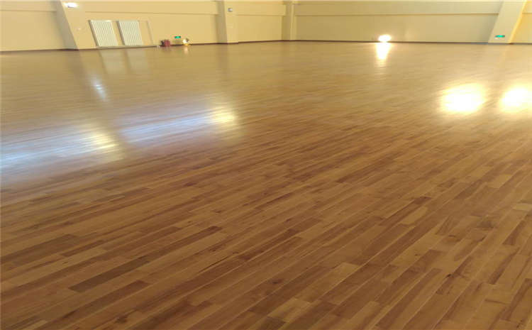 籃球館木地板有關養護常識